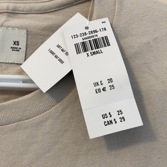 NWT Soft A&F tee XS Christmas tree - Picture 4 of 4